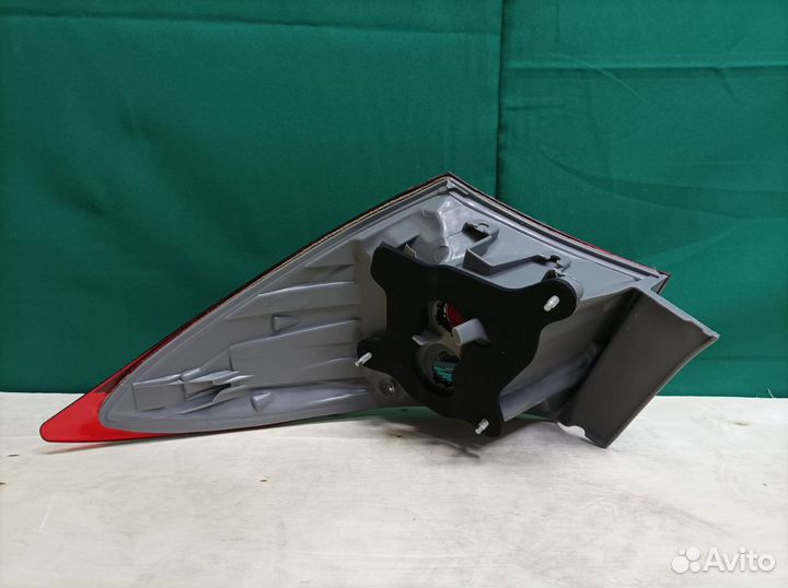 Фонарь левый внешний Toyota Corolla 11 Е180 2013