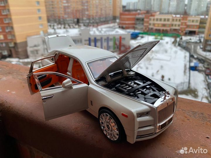 Модель металлическая Rolls-Royce Роллс-Ройс Белый