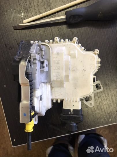 Замок правой двери Ауди А6 4G C7