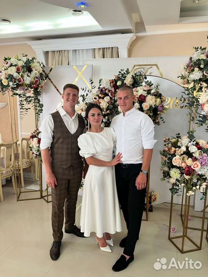 Ведущий - Алексей Гузев