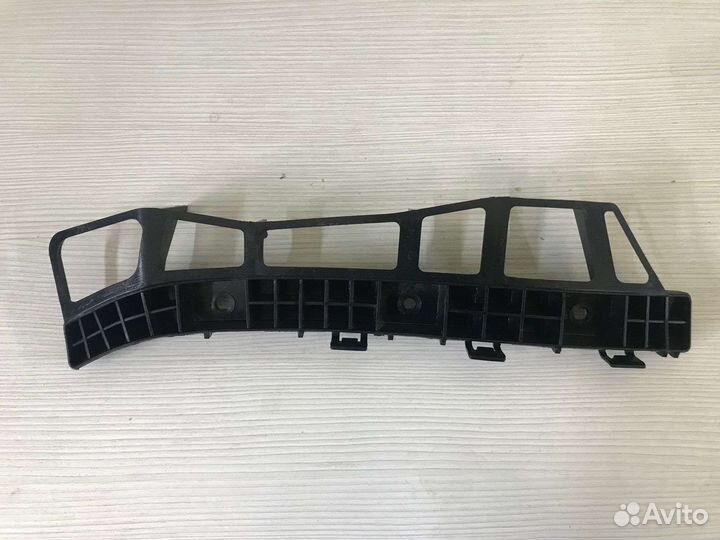 Кронштейн заднего бампера hyundai i30