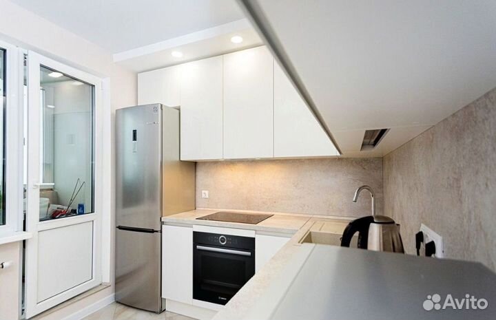 Кухня на заказ до потолка