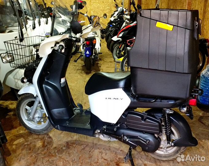 Скутер Япония. Инжекторный. Honda Benly 49 куб