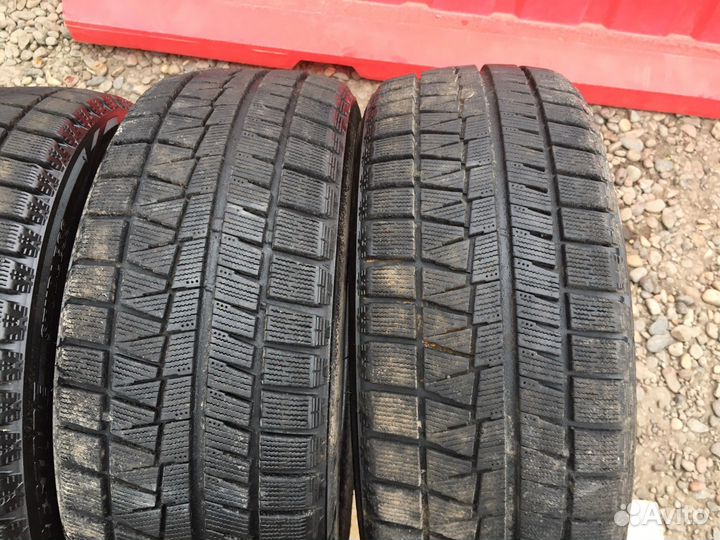 Bridgestone Blizzak Revo2 215/45 R17