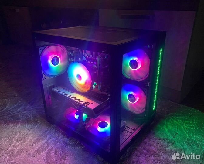 Мощный игровой компьютер Кубик