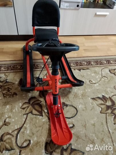 Детский снегокат со спинкой