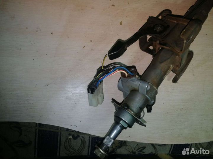 Рулевой вал с замком зажигания Almera N15