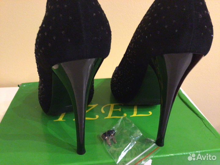 Туфли женские 39 размер черные