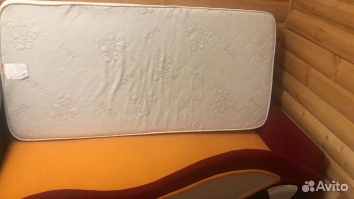 Детский диван кровать в виде машинки