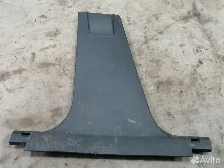 Накладка средней стойки нижняя левая Лада Приора