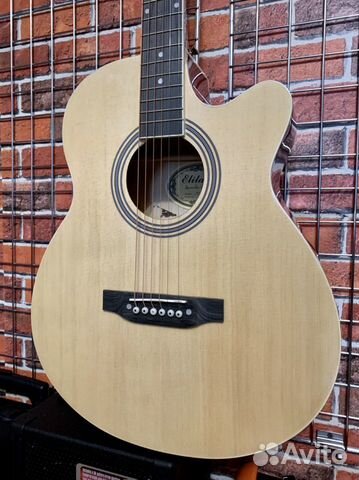 Гитара со звукоснимателем + каподастр