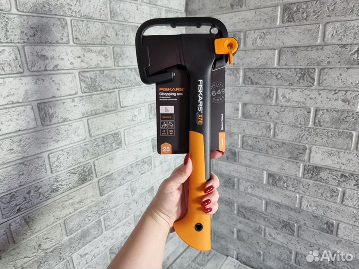 Универсальный топор Fiskars X7 1015618