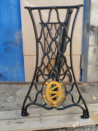 Чугунная станина от швейной машинки