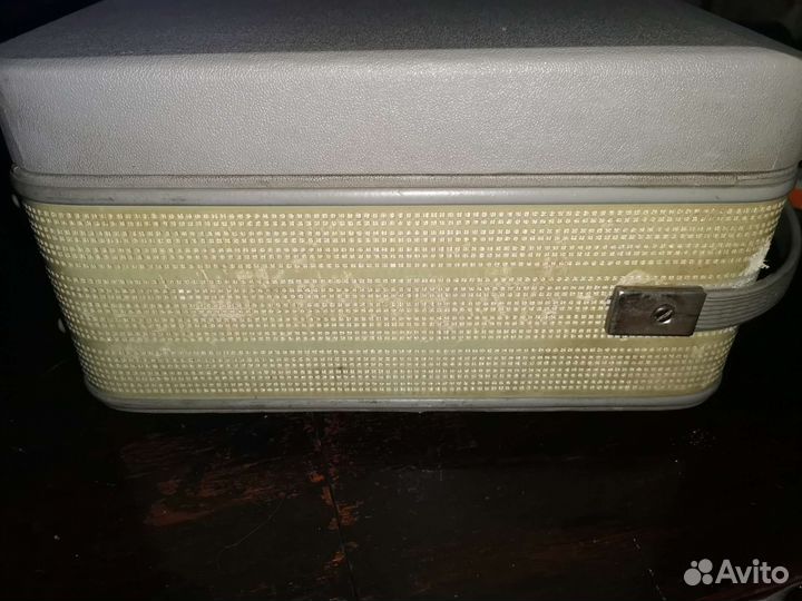 Катушечный магнитофон 