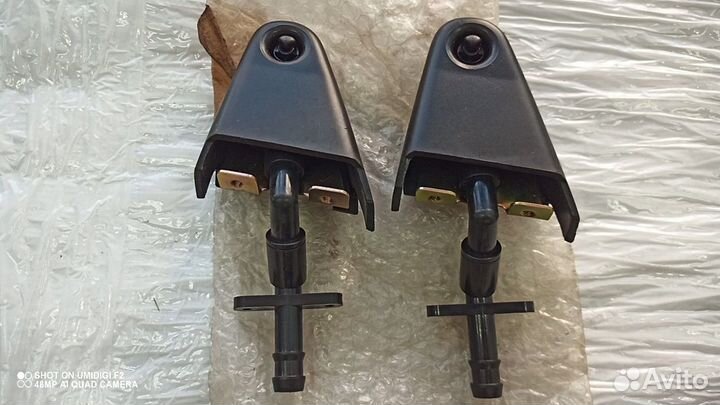 Форсунка омывателя Toyota Land Cruiser 80