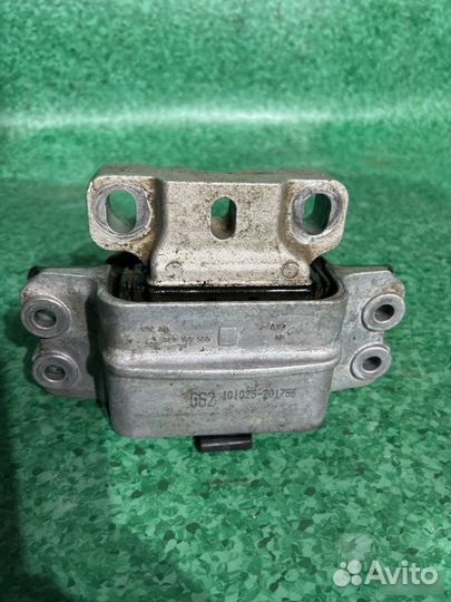 Подушка двигателя Volkswagen Passat Cc