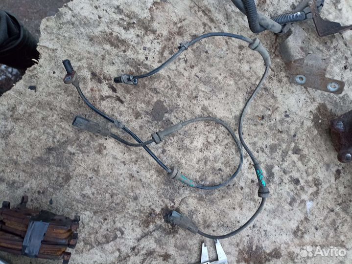 Задний датчик абс от Ниссан Кашкай J11