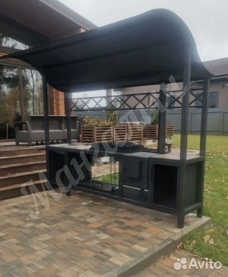 Мангал с крышей