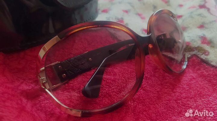 Солнцезащитные очки fendi