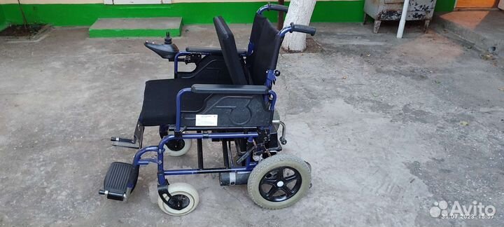 Инвалидная коляска с электроприводом