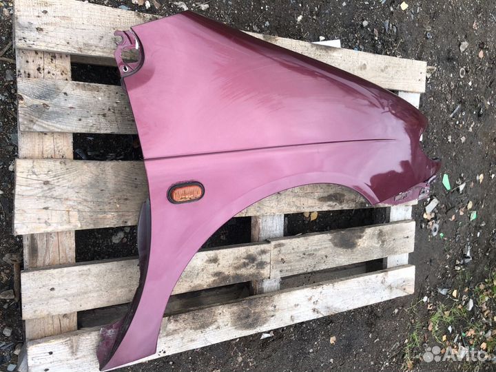 Крыло переднее правое Renault Scenic минивэн 1.6