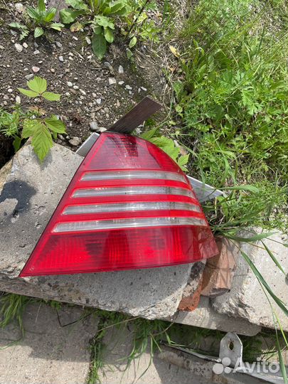Фонарь задний mersedes w220 оригинал