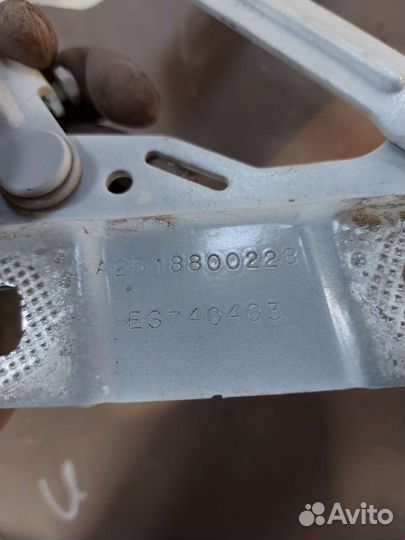 Петля капота на мерседес w164