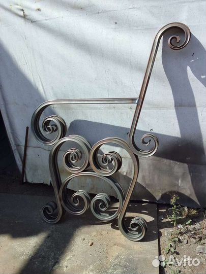Кованная боковина для садовых скамеек лавочек