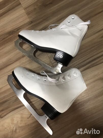 Коньки фигурные детские 33 размер