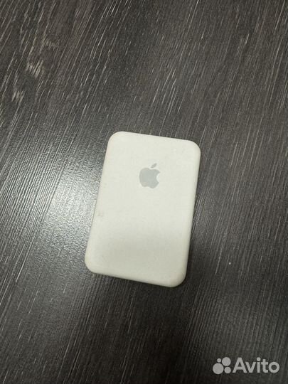 Повербанк apple magsafe