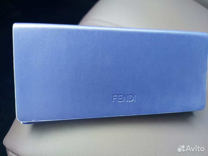 Солнцезащитные очки женские брендовые