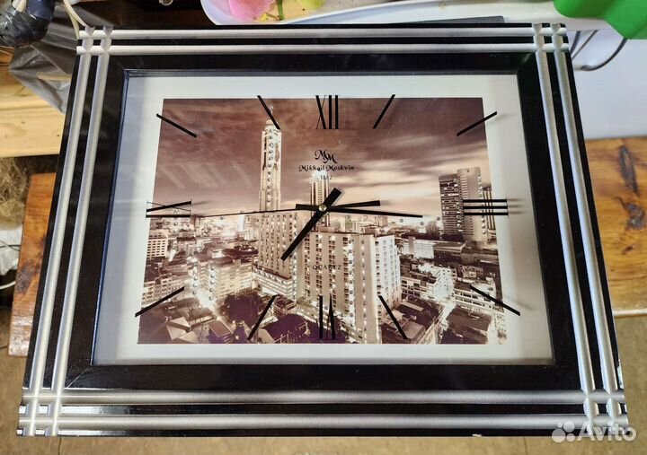 Часы настенные кварцевые