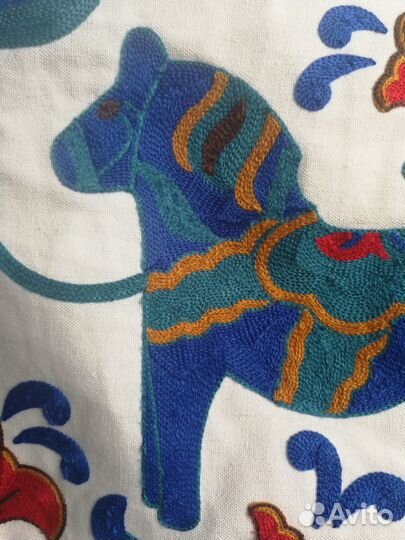 Наволочка декоративная с вышивкой