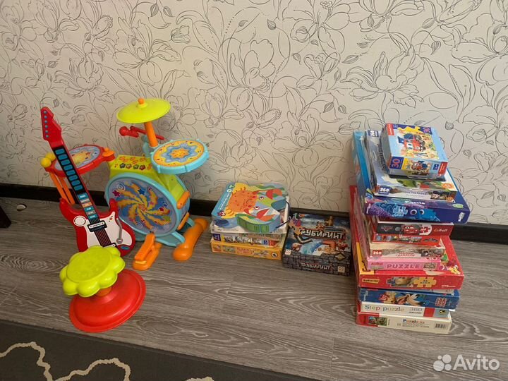 Развивающие игрушки, барабан, гитара, пазлы