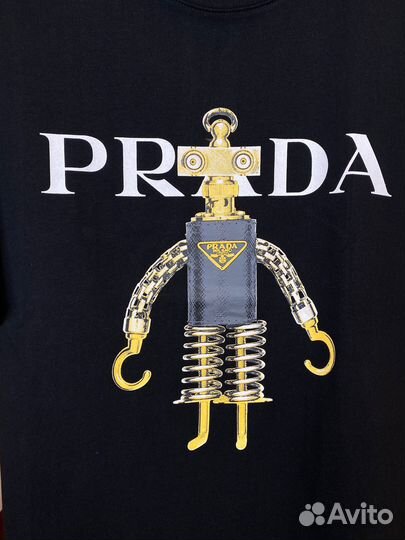 Футболка Prada