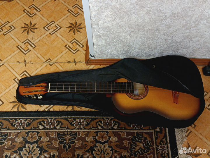 Классическая гитара шестиструнная