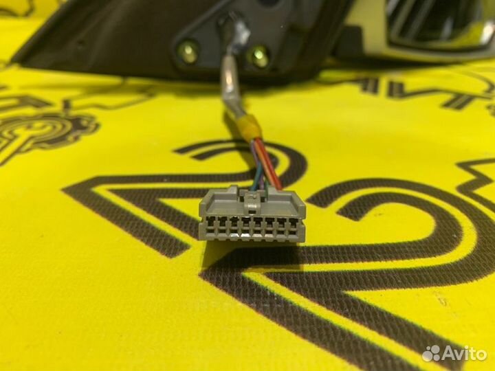 Зеркало заднего вида переднее правое Nissan