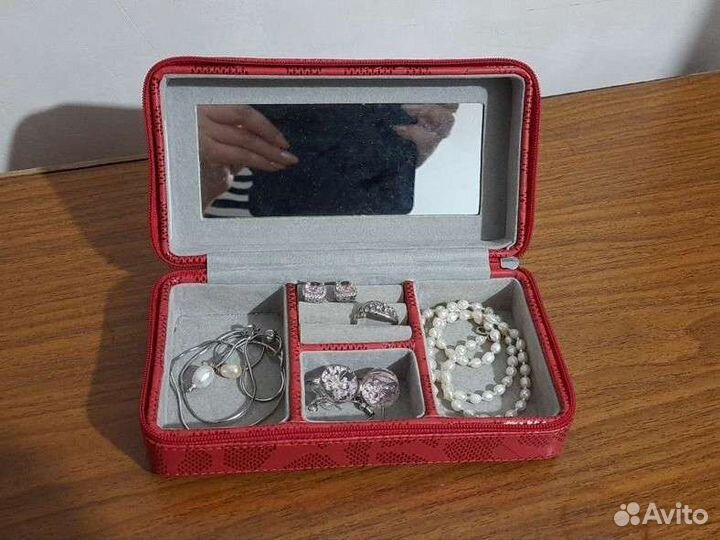 Шкатулка для ювелирных украшений