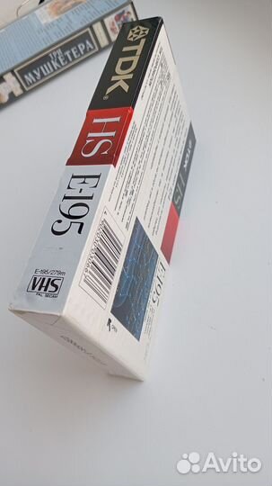 Видеокассеты TDK HS E-195 новая + Три мушкетёра
