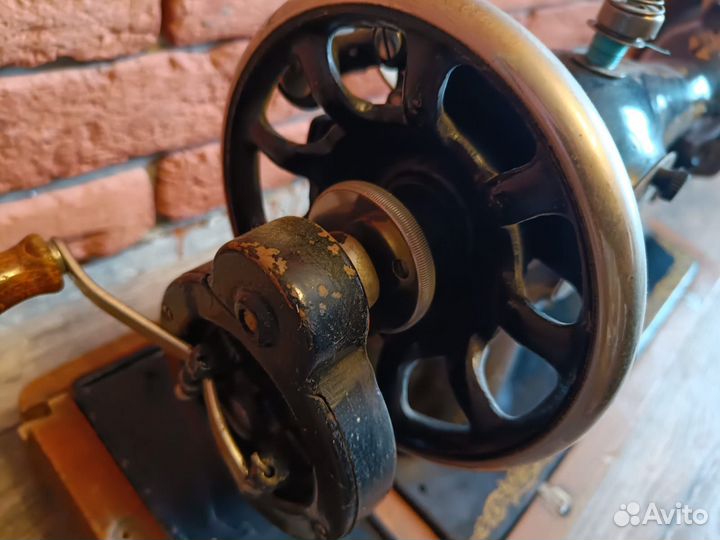 Швейная машинка старинная пмз 1954