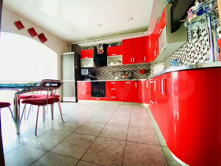 2-к. квартира, 60 м², 4/9 эт.