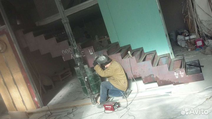 Сварщик - сборщик