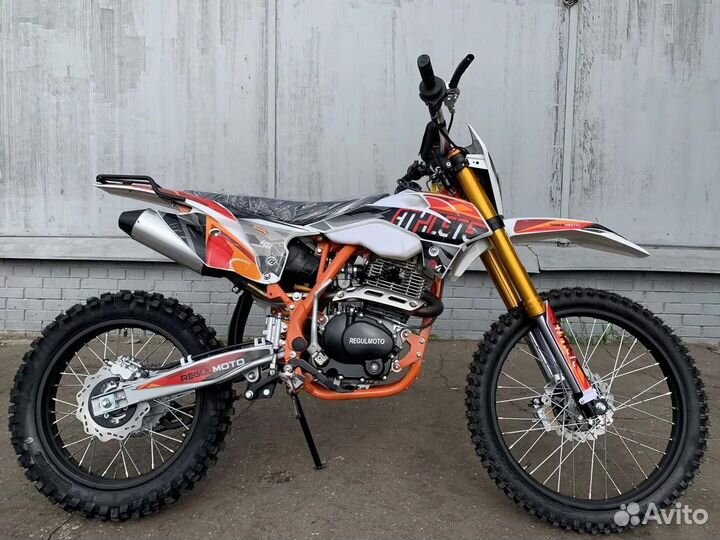 Мотоцикл Regulmoto Athlete 250 21/18 витринный