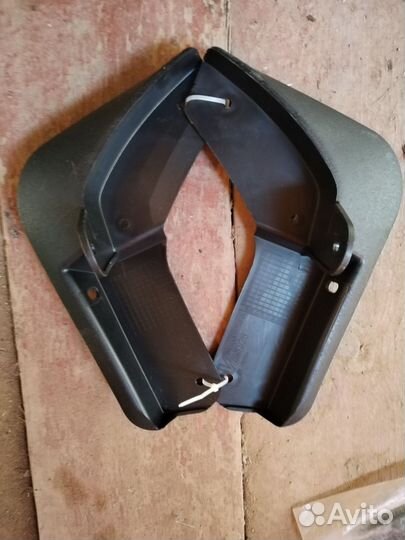 Брызговики на весту