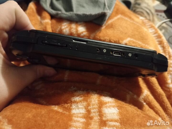 Портативная игровая приставка psp