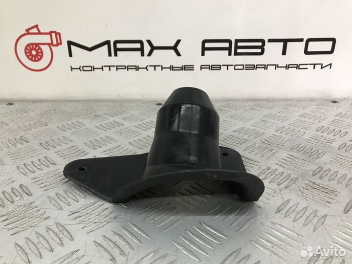 Б/У пыльник рулевой колонки правый Toyota Vitz