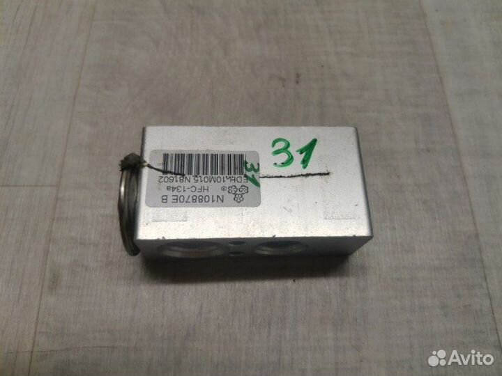 Клапан кондиционера Renault Sandero 2 1.6 K7M 2015