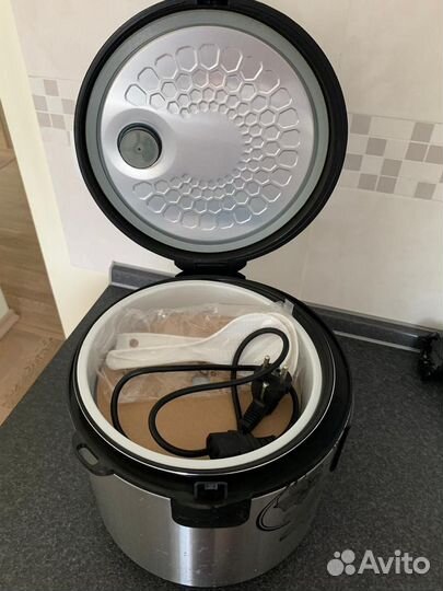 Мультиварка redmond новая