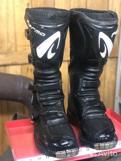 Мотоботы Forma