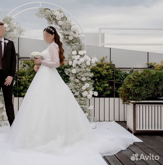 Свадебное платье